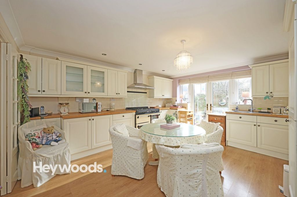 Property photo 2 of 38