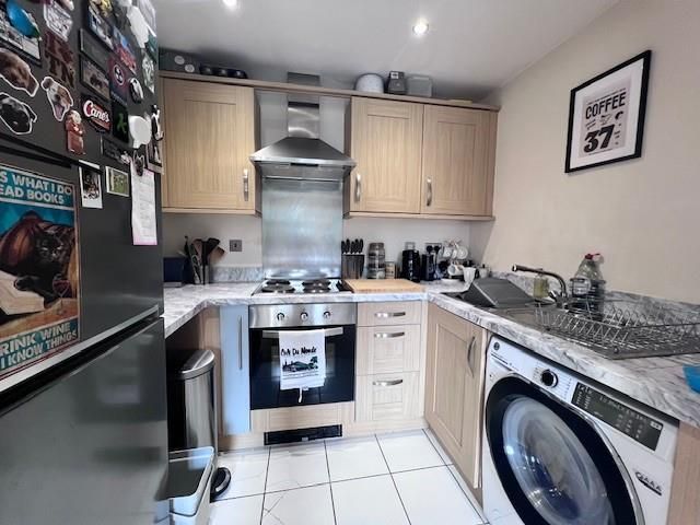 Property photo 3 of 8 Flat 2 Wells House Kitchen.Jpg