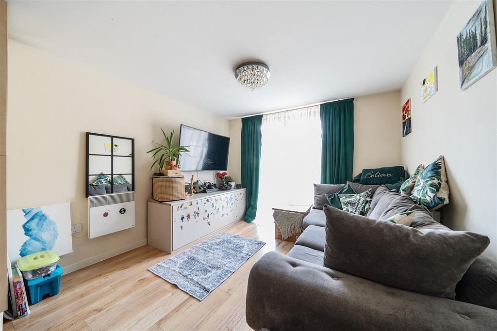 Property photo 3 of 21 1319265-2-686Bf3d5B79E5.Jpg