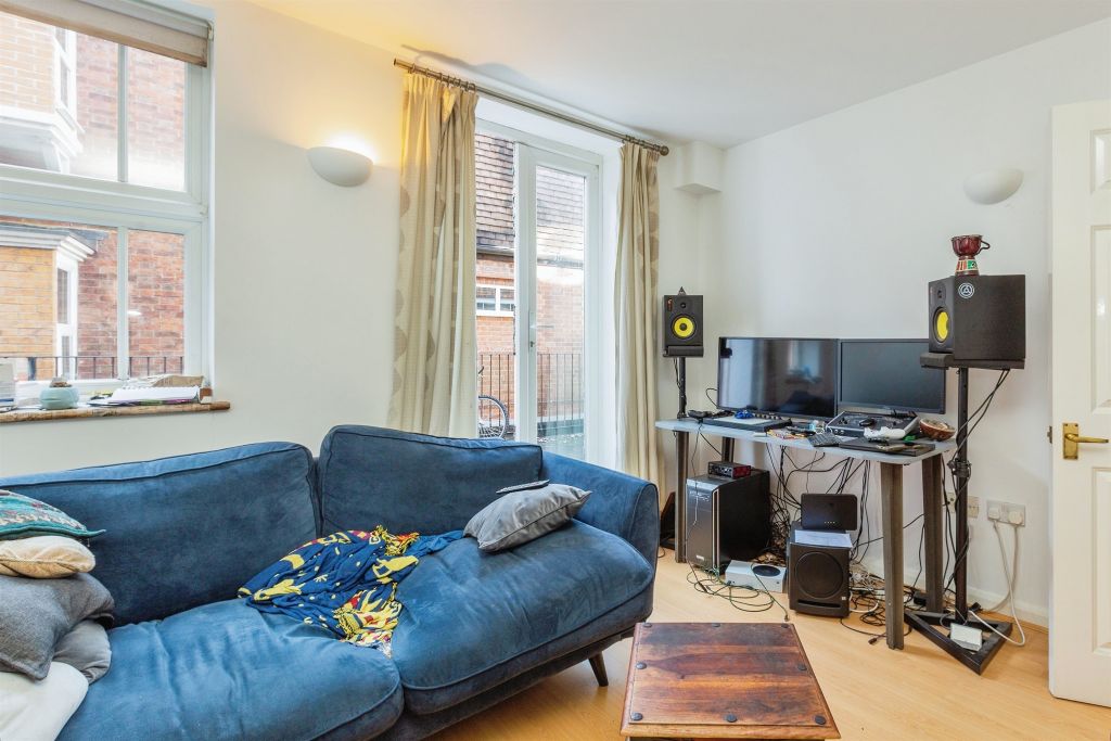 Property photo 2 of 9