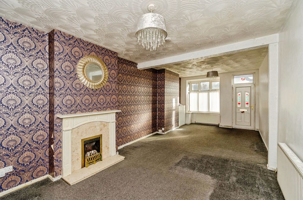 Property photo 2 of 17