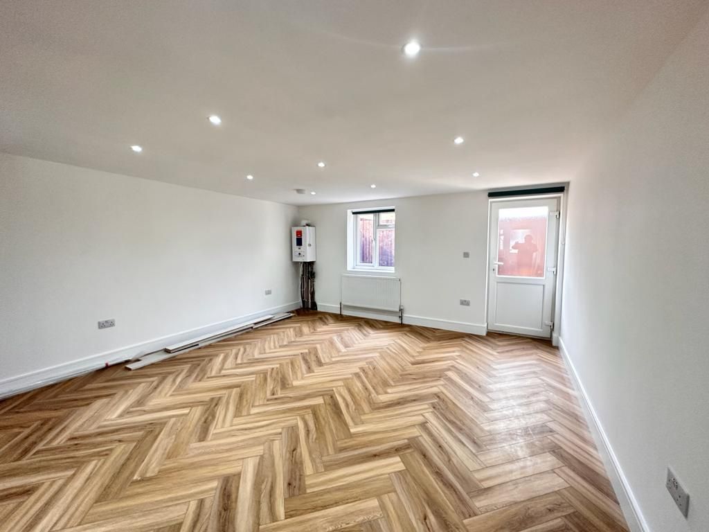 Property photo 2 of 5 Gallery