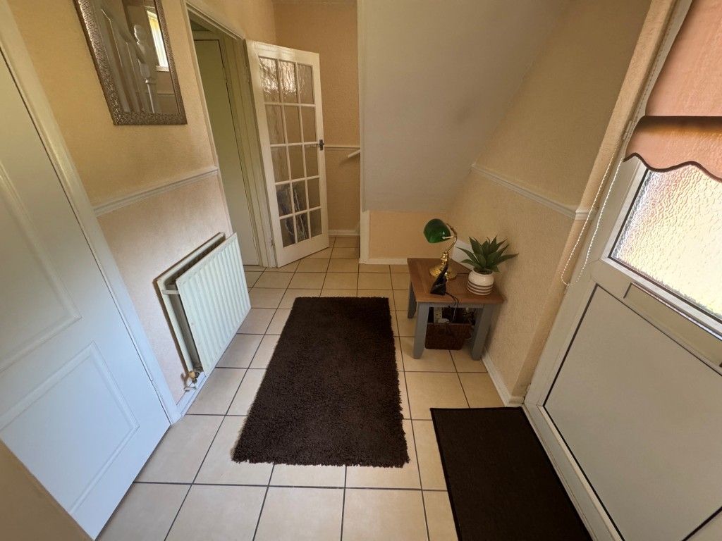 Property photo 3 of 14 Entrance Hall
