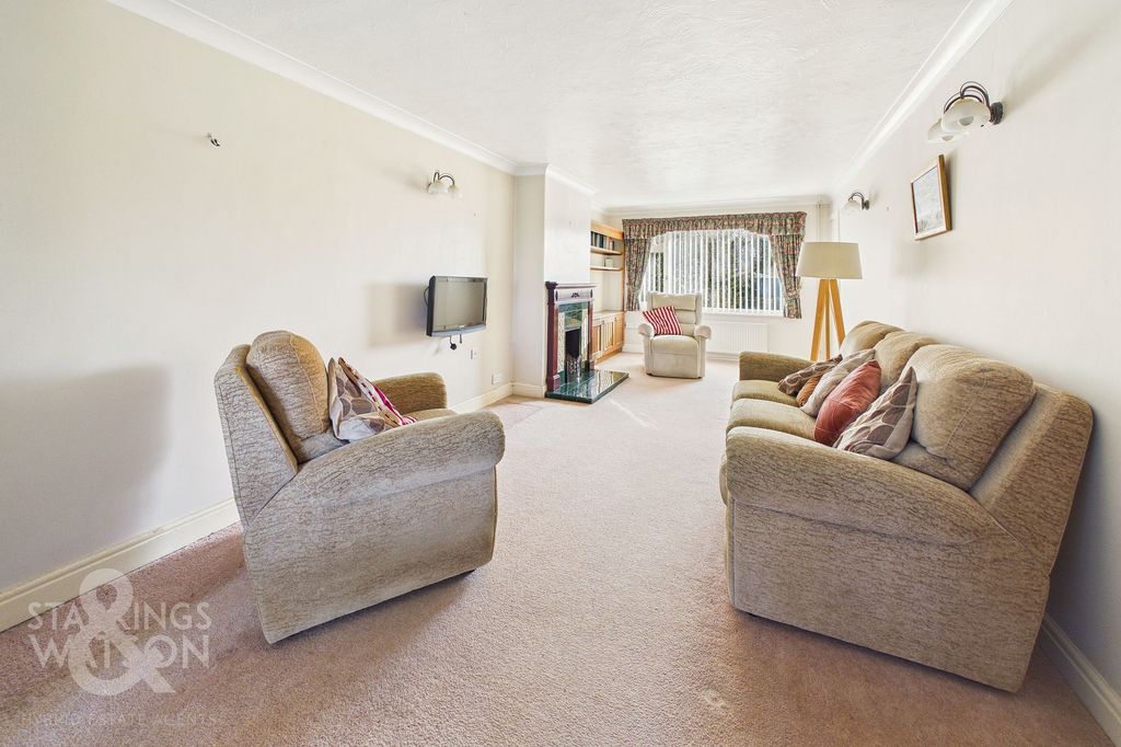 Property photo 3 of 27