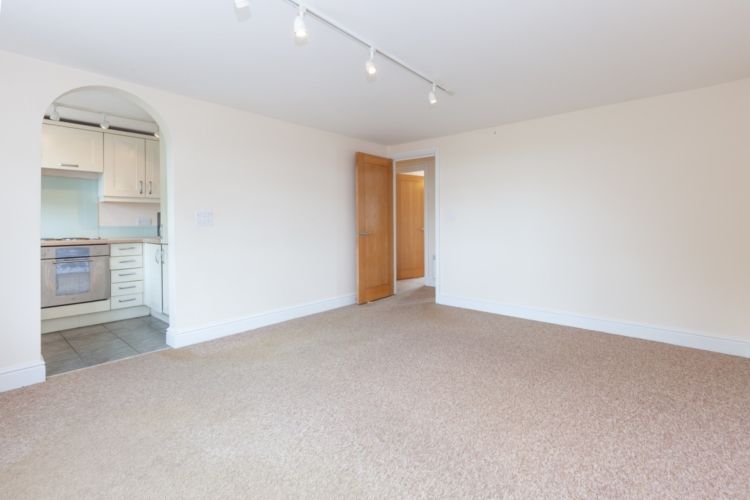 Property photo 3 of 9 196803-Std