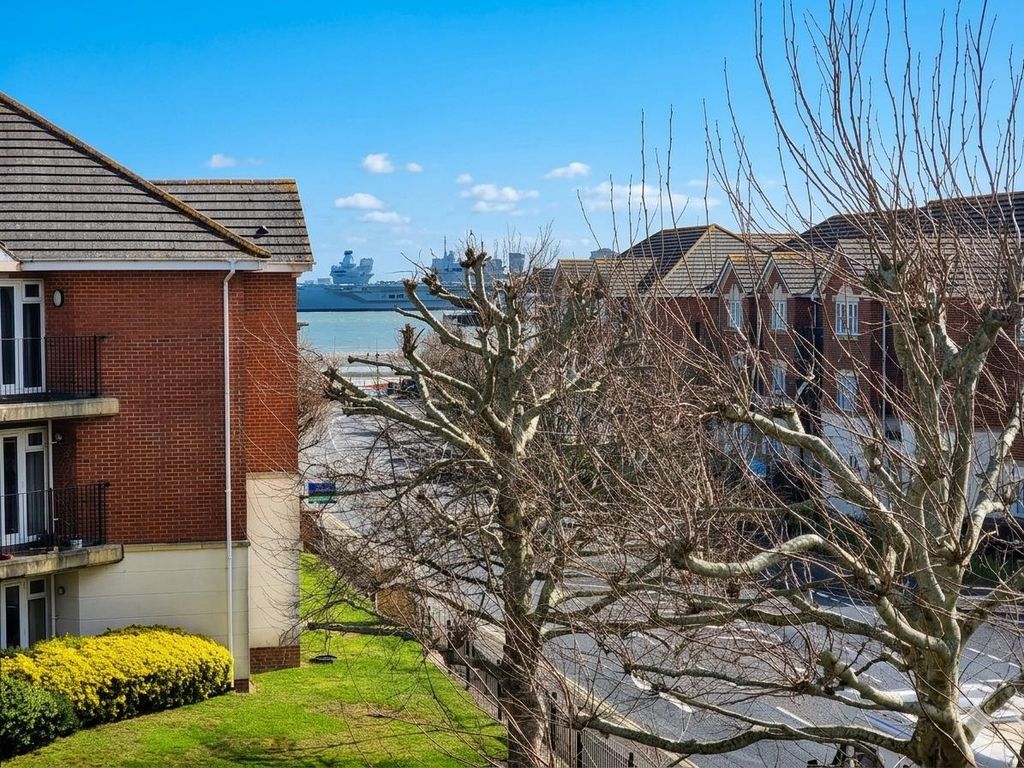 Property photo 2 of 13 Views