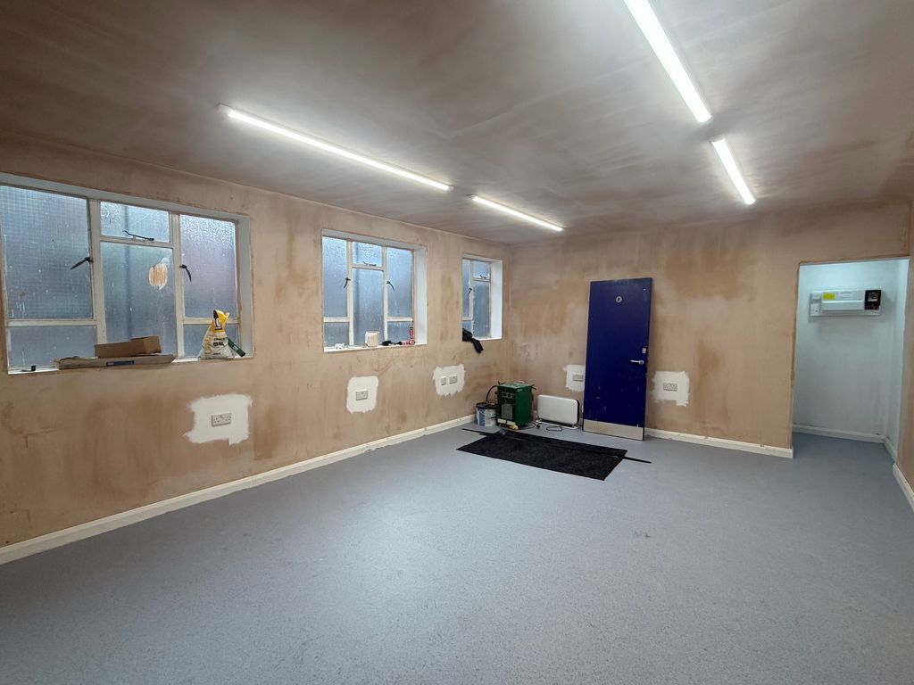 Property photo 2 of 7 Photo 1