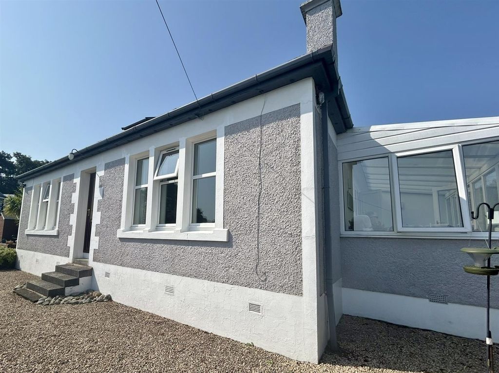 Property photo 3 of 47 Conservatory