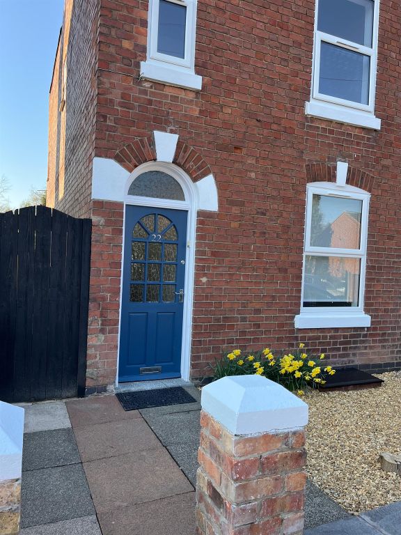 Property photo 2 of 25