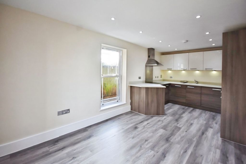 Property photo 3 of 12 Kitch