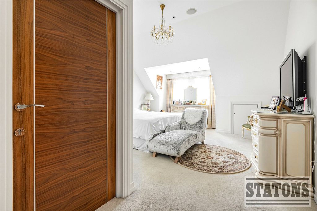 Additional image 10 of 3 bed flat for saleUplands Park Road, Enfield EN2