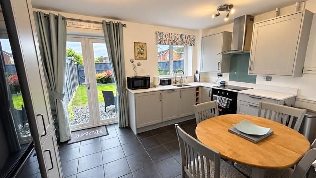 Property photo 3 of 12 Kitchen1.Jpg