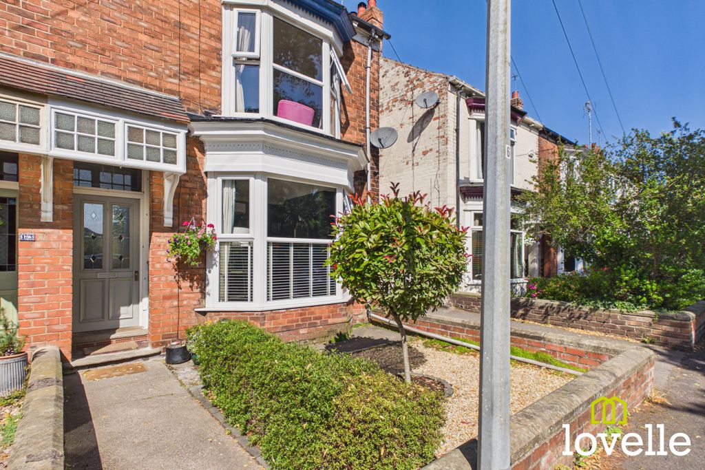 Property photo 2 of 40
