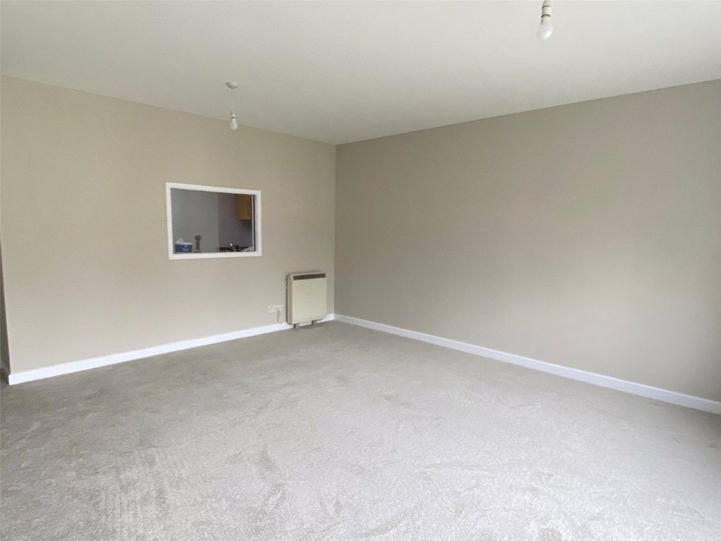 Property photo 3 of 7 Living Room