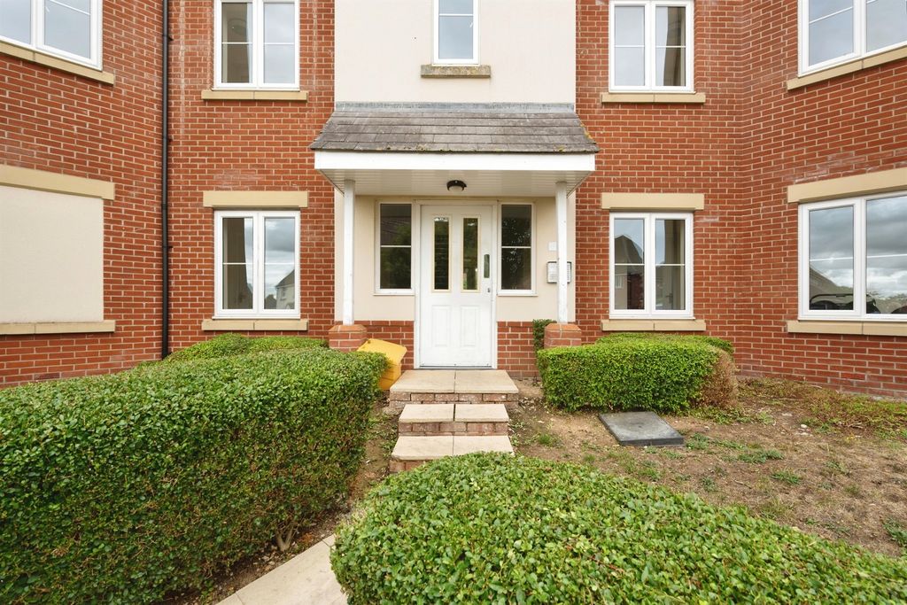 Property photo 2 of 13