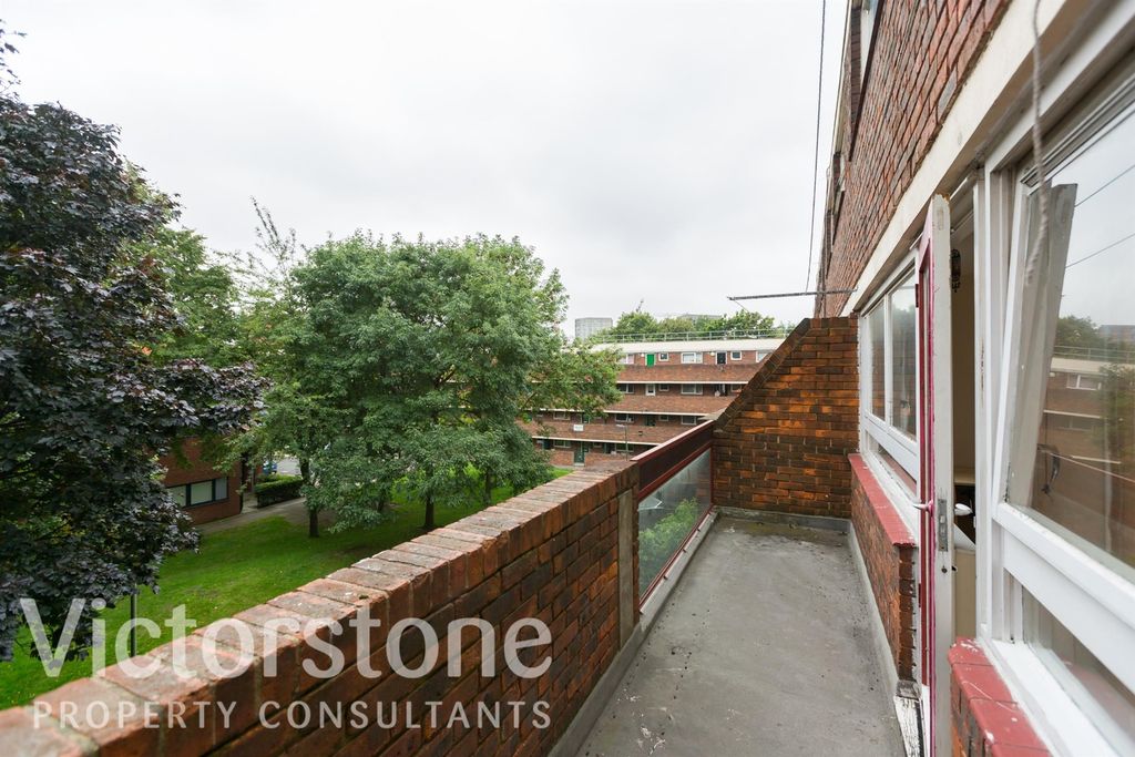 Property photo 2 of 12 4116362