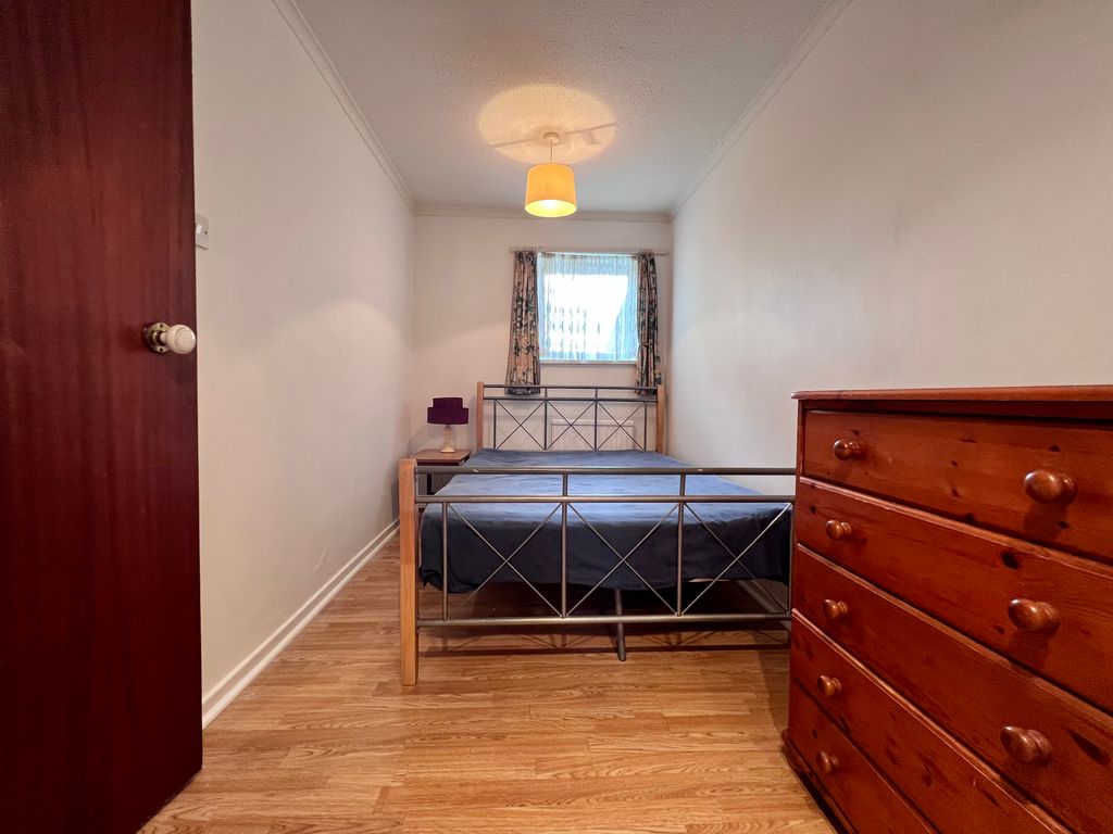 Property photo 3 of 6 Bedroom 1