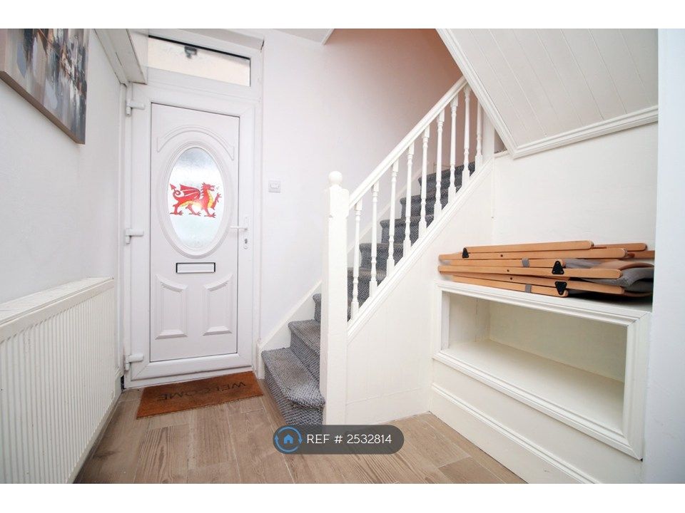 Property photo 2 of 35