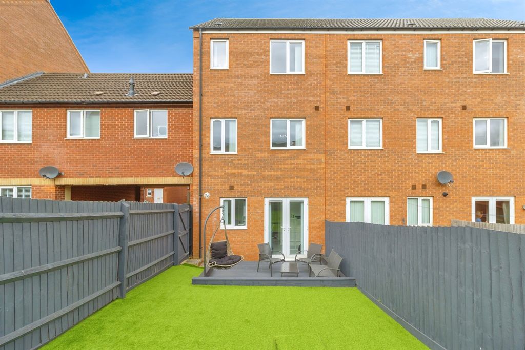 Property photo 2 of 17