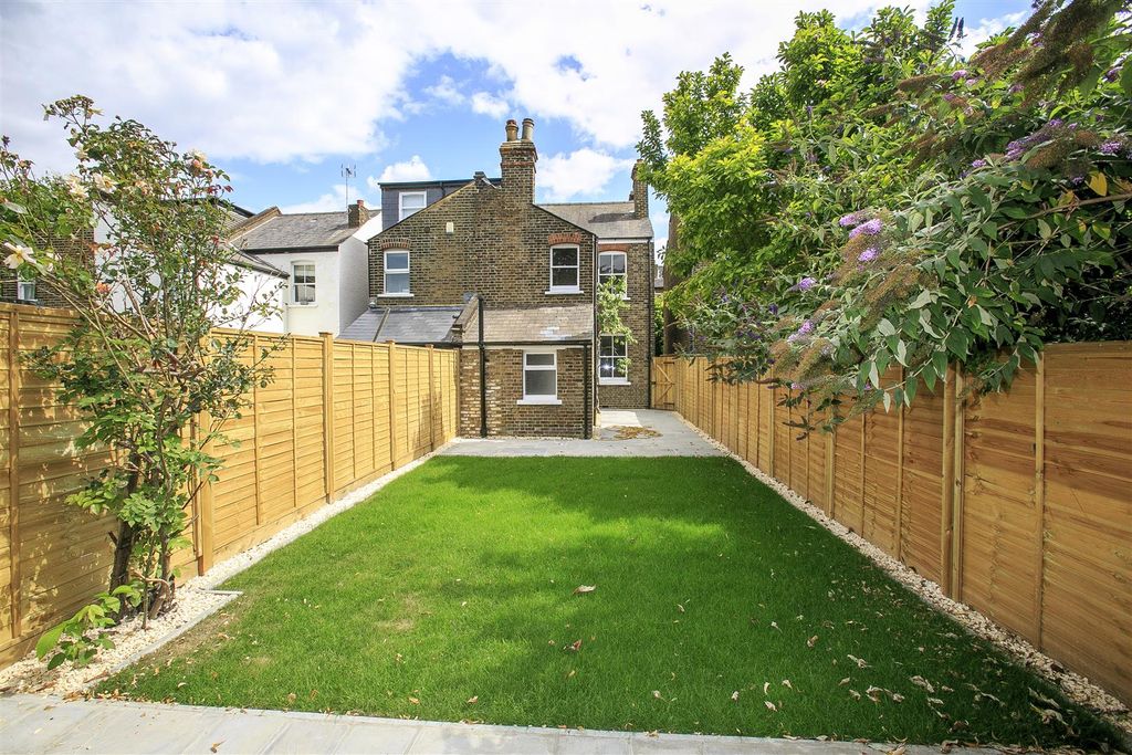 Property photo 1 of 9 3 Bedroom Semi Detached For Rent