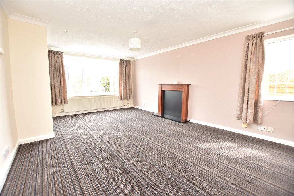 Property photo 2 of 23 Picture No. 18