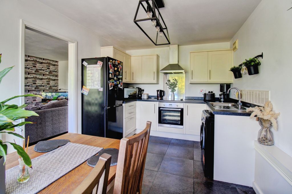 Property photo 3 of 18 Dining To Kitchen