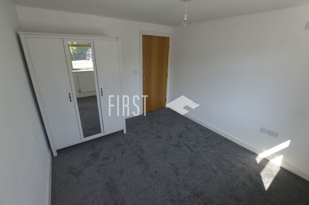 Property photo 3 of 6 Bedroom 1