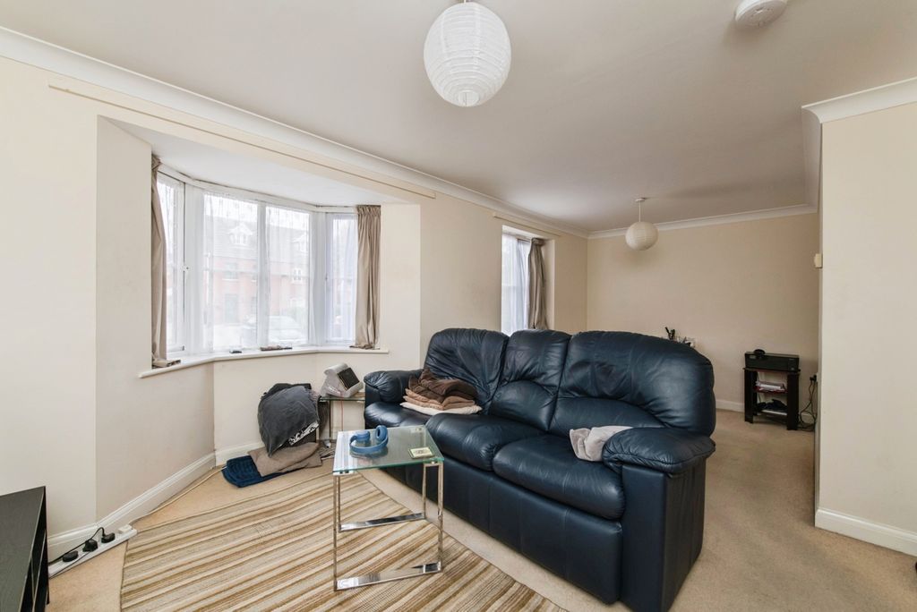 Property photo 3 of 9 Pbox-Img.Jpg