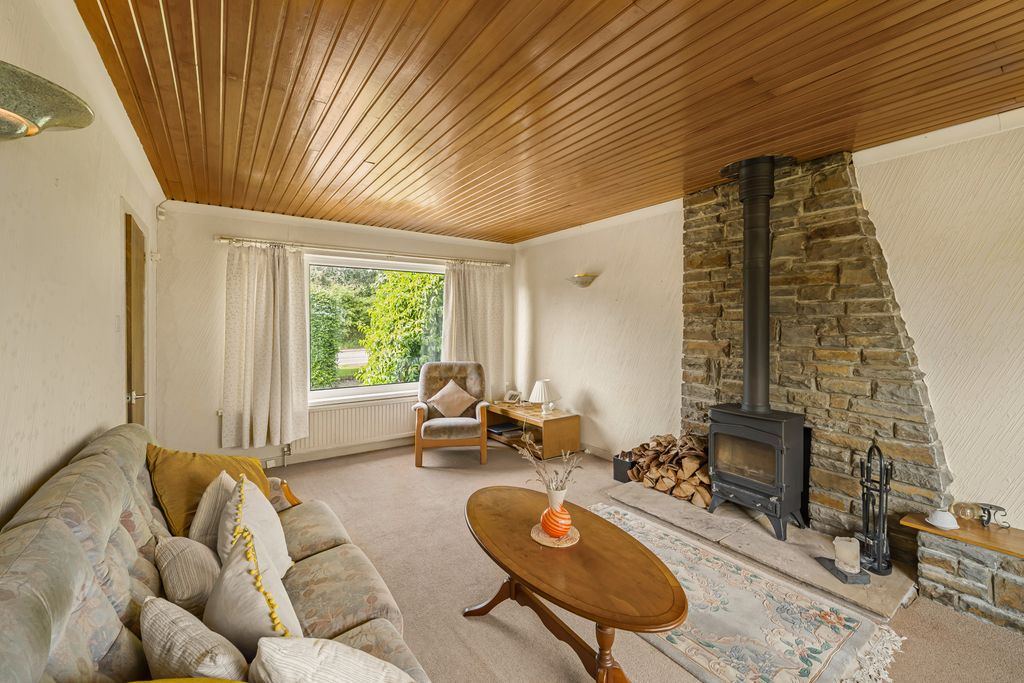 Property photo 3 of 36