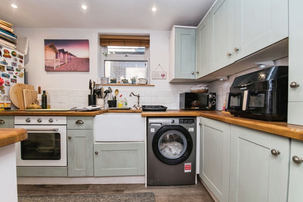 Property photo 3 of 24 Pbox-Img.Jpg