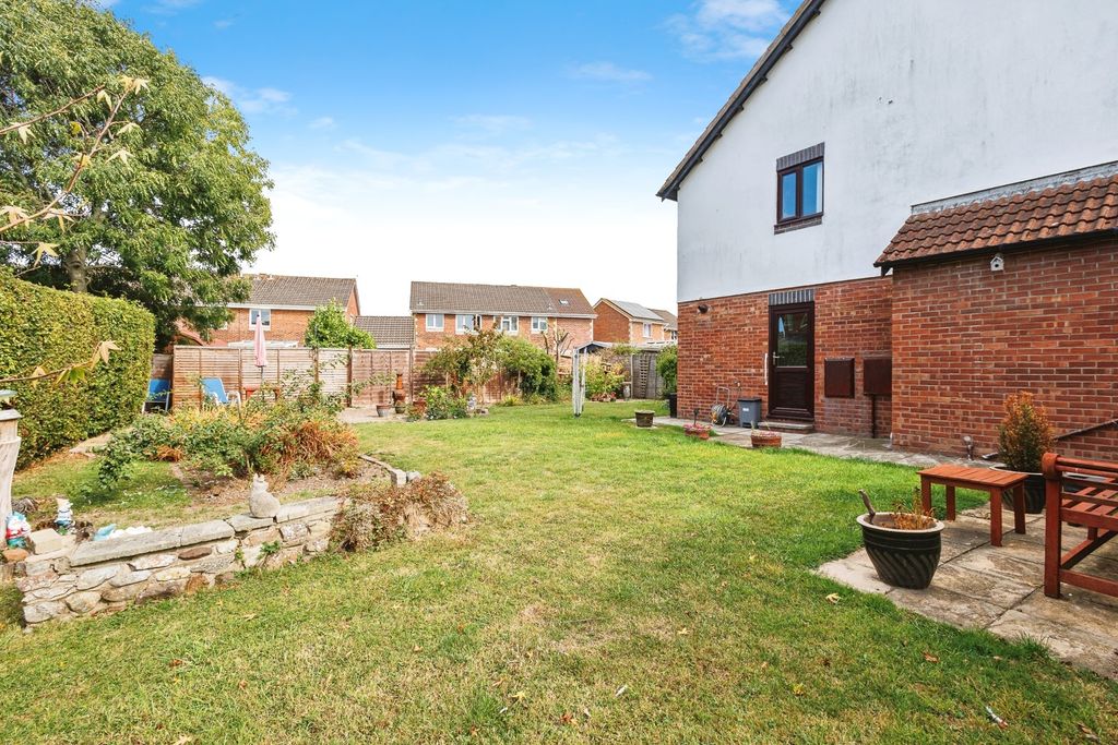 Property photo 3 of 16 Photo