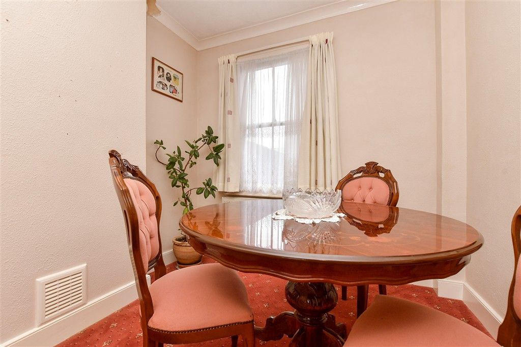 Property photo 1 of 11 Living / Dining Room