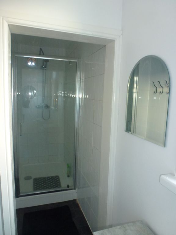 Property photo 1 of 9 Rooms To Rent In A Large Shared House (Professionals Or Students)