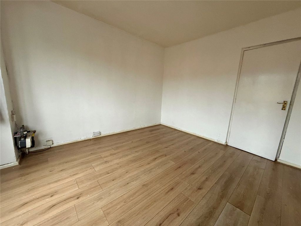 Property photo 3 of 7 Picture No. 05