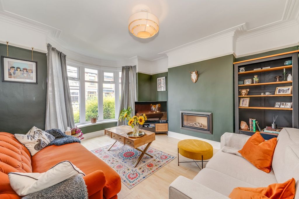 Property photo 2 of 24