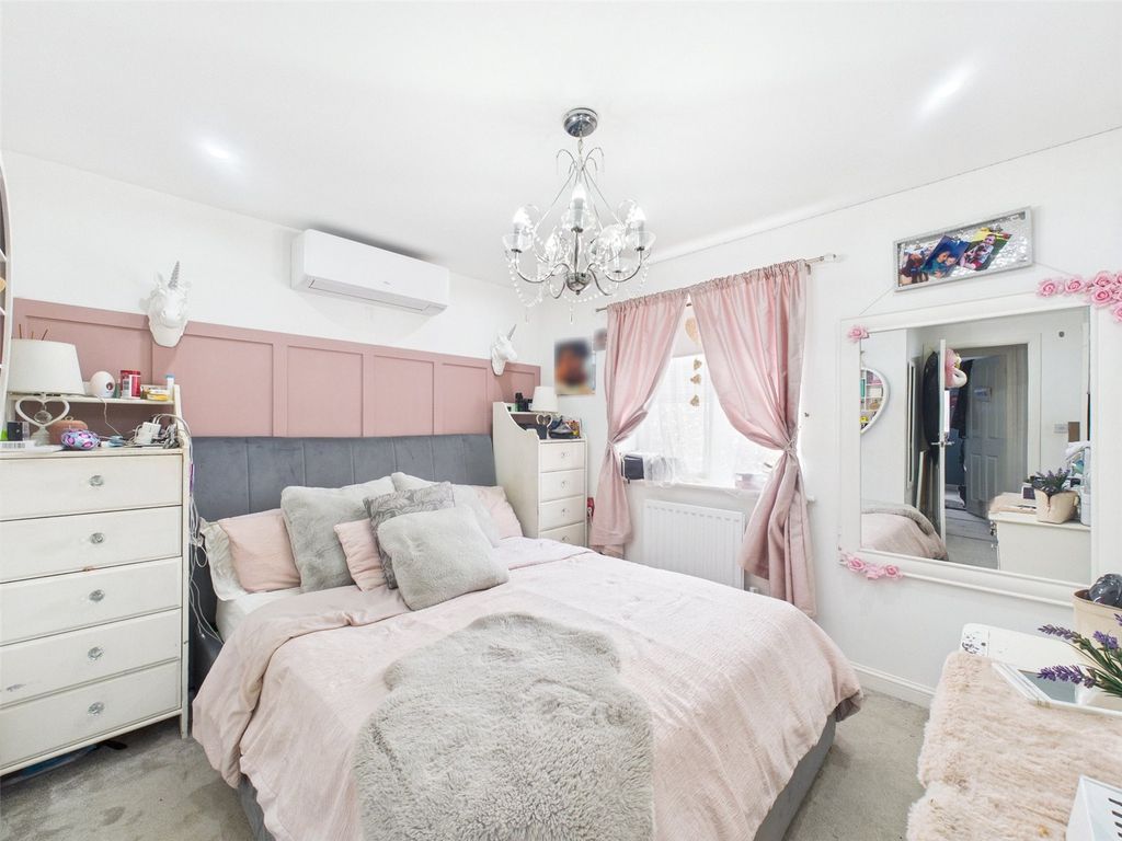 Property photo 3 of 13 Picture No. 17