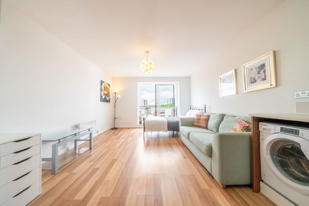 Property photo 3 of 10 Apt 4 38 Ryland Street00001