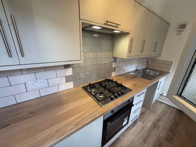 Property photo 2 of 16 Front Description 2