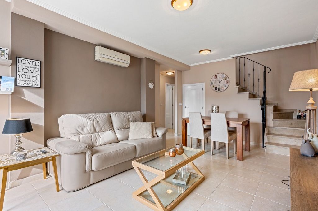 Property photo 1 of 32