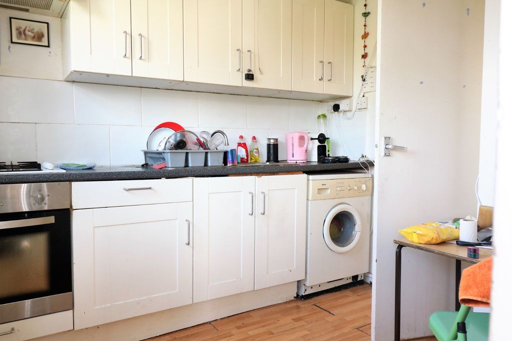 Property photo 2 of 9 5574821
