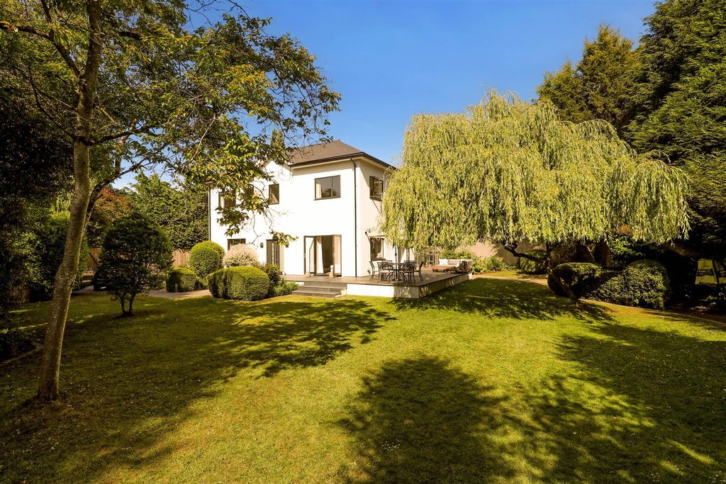 Property photo 1 of 23