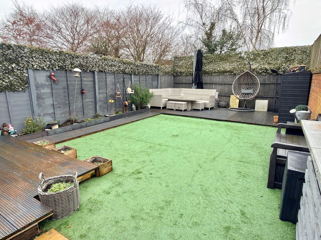 Property photo 3 of 11