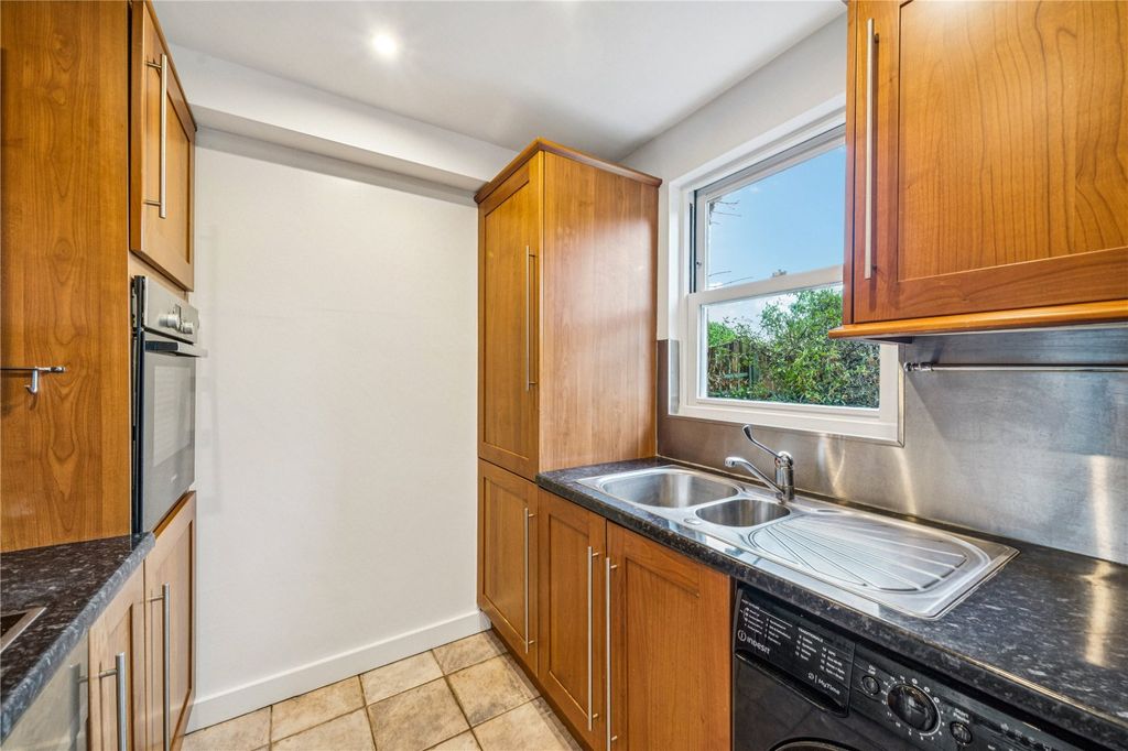 Property photo 3 of 12 Kitchen