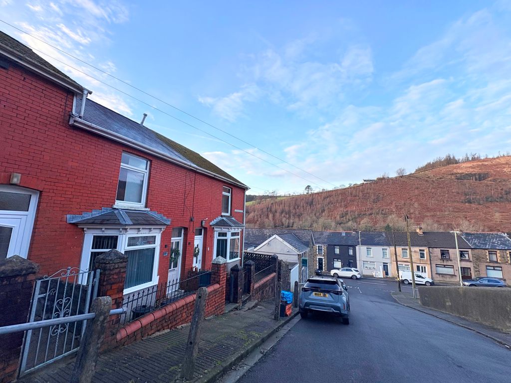 Property photo 2 of 24