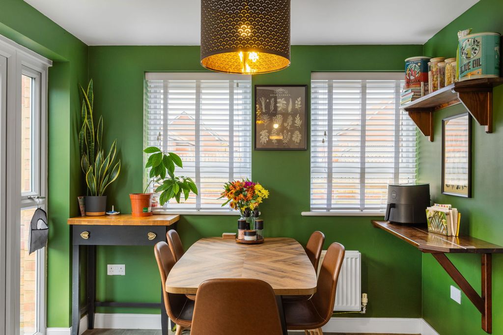 Property photo 3 of 24