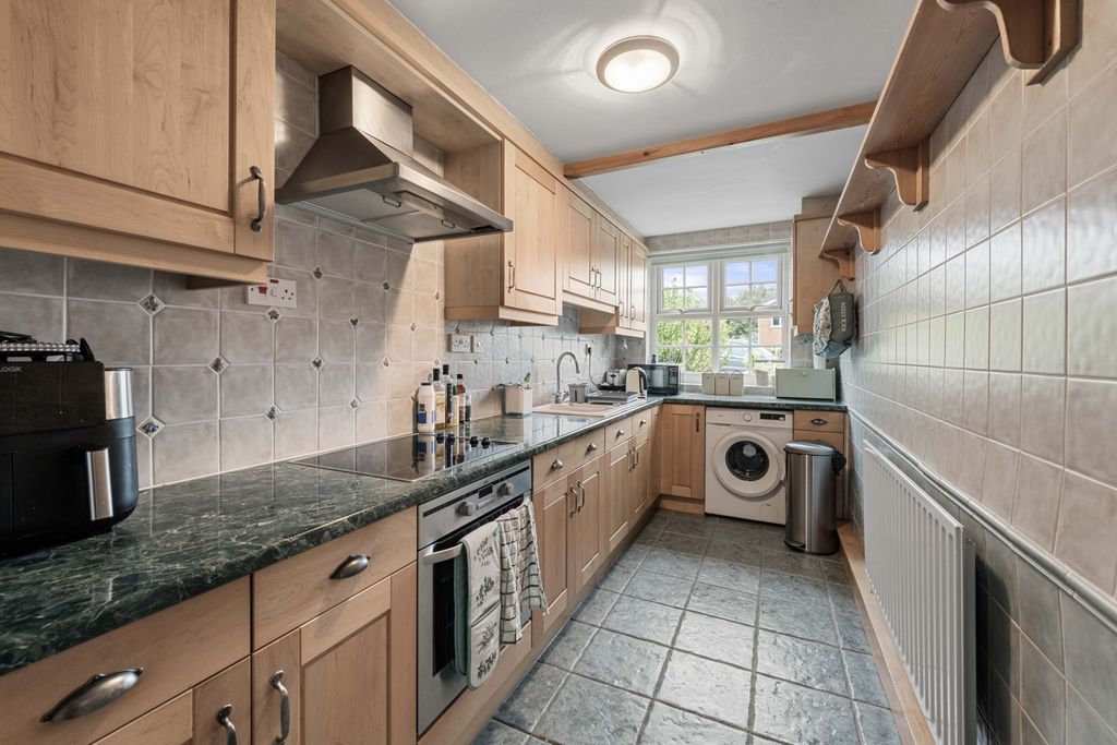 Property photo 2 of 36