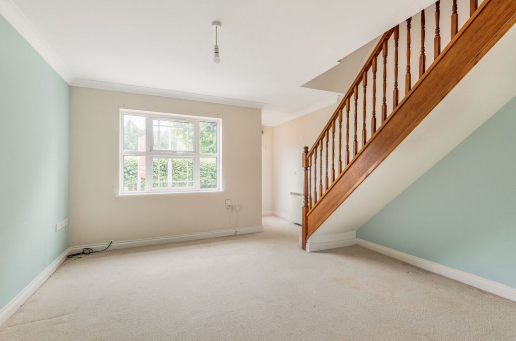 Property photo 2 of 13 1329141-8-6881Ffd70E26F