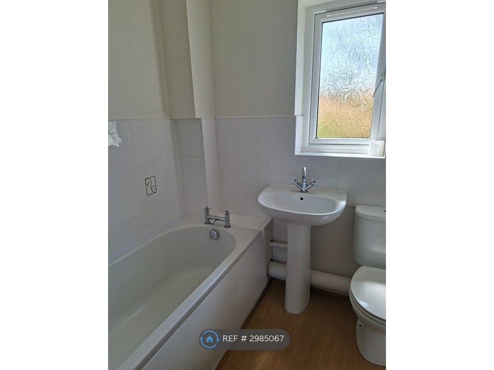 Property photo 2 of 6 Bathroom