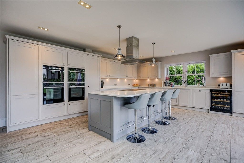 Property photo 1 of 30 Kitchen/Breakfast Room