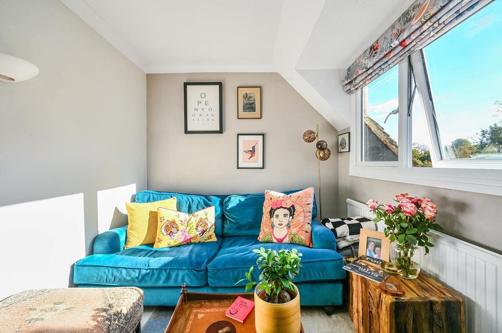 Property photo 3 of 11 10 Elmfield Court - Tn306Rh (1).Jpg